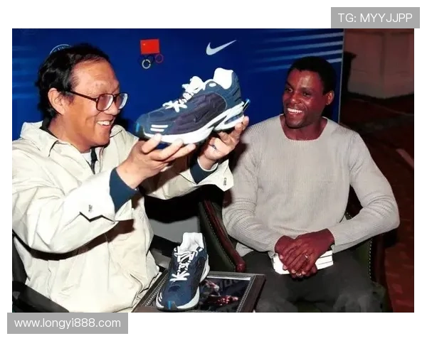 刘易斯足球明星的传奇故事与辉煌成就揭秘